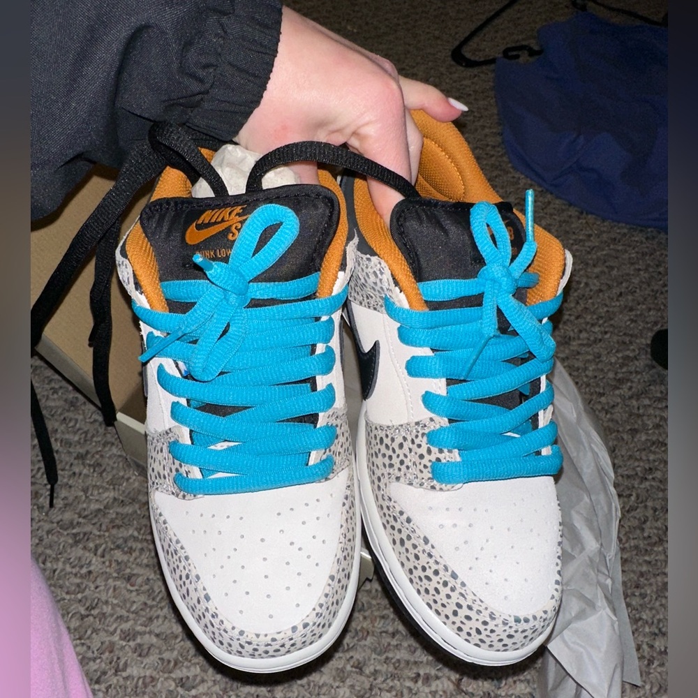 Nike SB Dunks - Picture 2 of 9